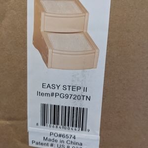Plastic steps for dogs. This is PetGear brand, unused and in the original box.